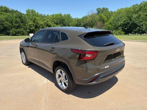 Harvest Gold / Bronze 2024 Chevrolet Trax LS
