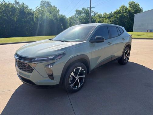 Green 2024 Chevrolet Trax 1RS