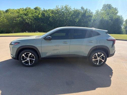 Green 2024 Chevrolet Trax 1RS