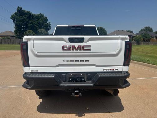 Summit White 2024 GMC Sierra 2500 AT4X