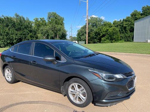 Graphite Metallic 2017 Chevrolet Cruze LT