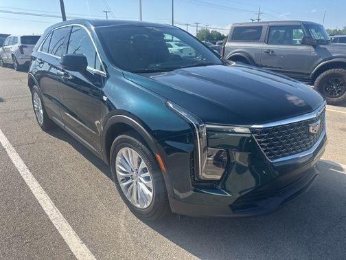 Emerald 2024 Cadillac XT4 Luxury