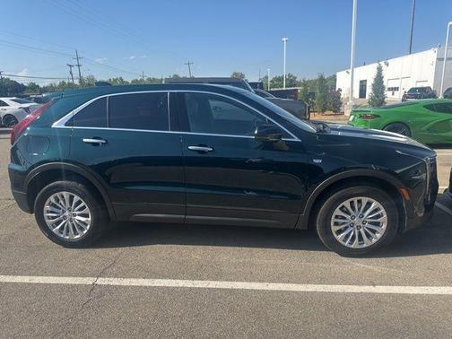 Emerald 2024 Cadillac XT4 Luxury