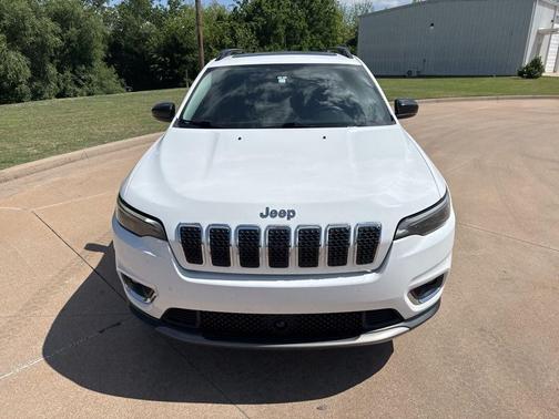 Bright White Clearcoat 2022 Jeep Cherokee Limited