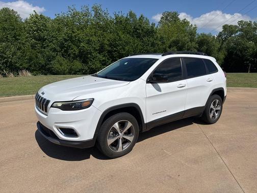 Bright White Clearcoat 2022 Jeep Cherokee Limited