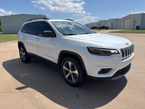 Bright White Clearcoat 2022 Jeep Cherokee Limited