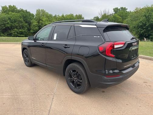 Ebony Twilight Metallic 2024 GMC Terrain SLE