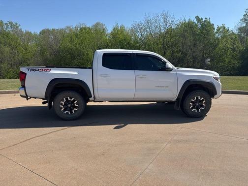 Super White 2019 Toyota Tacoma TRD Off Road