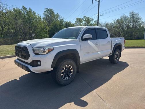 Super White 2019 Toyota Tacoma TRD Off Road