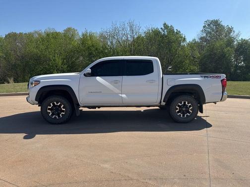 Super White 2019 Toyota Tacoma TRD Off Road