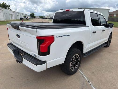 Oxford White 2023 Ford F-150 Lightning XLT