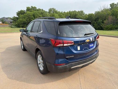 Blue Glow Metallic 2022 Chevrolet Equinox 1LT