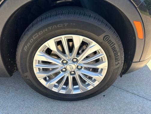 Stellar Black Metallic 2024 Cadillac XT4 Luxury