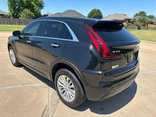 Stellar Black Metallic 2024 Cadillac XT4 Luxury