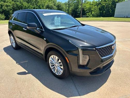 Stellar Black Metallic 2024 Cadillac XT4 Luxury