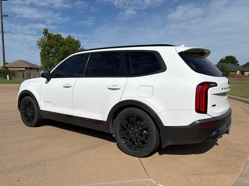 White 2021 Kia Telluride SX
