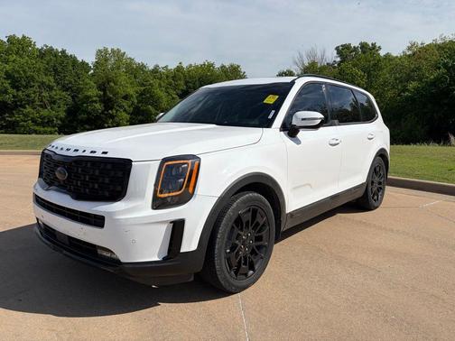 White 2021 Kia Telluride SX SUV