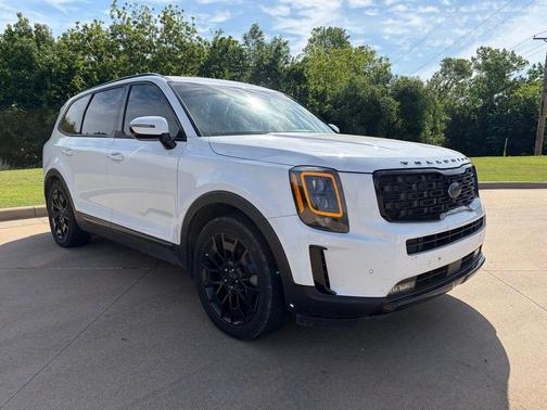 White 2021 Kia Telluride SX