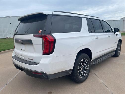 Summit White 2023 GMC Yukon XL AT4