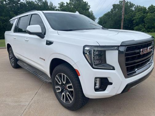 Summit White 2023 GMC Yukon XL AT4