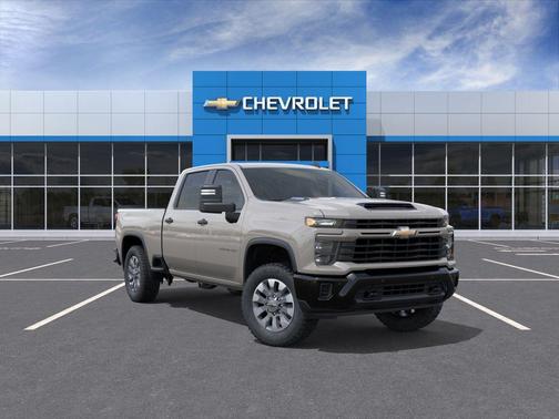 White Sand 2026 Chevrolet Silverado 2500 Custom