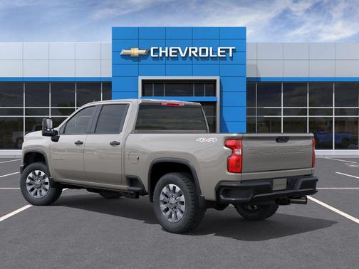 White Sand 2026 Chevrolet Silverado 2500 Custom