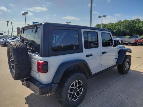 Bright White Clearcoat 2025 Jeep Wrangler Rubicon