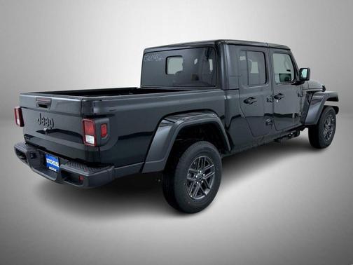 Black Clearcoat 2026 Jeep Gladiator Sport S