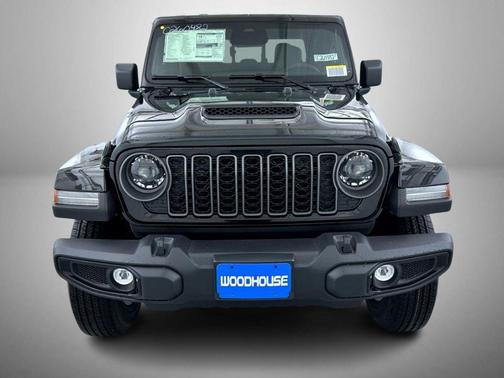 Black Clearcoat 2026 Jeep Gladiator Sport S