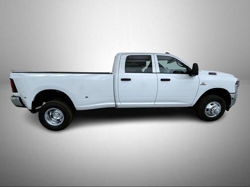 2026 RAM 3500 Tradesman Crew Cab 4x4 8' Box