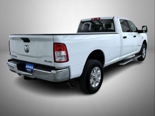 2024 RAM 3500 Big Horn Crew Cab 4x4 8' Box
