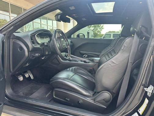 2016 Dodge Challenger SRT 392