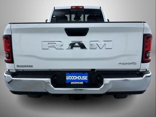 2026 RAM 2500 Tradesman Crew Cab 4x4 8' Box