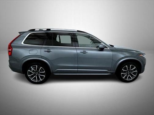 2019 Volvo XC90 T6 Momentum