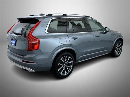 2019 Volvo XC90 T6 Momentum