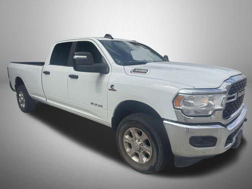 2024 RAM 3500 Big Horn Crew Cab 4x4 8' Box