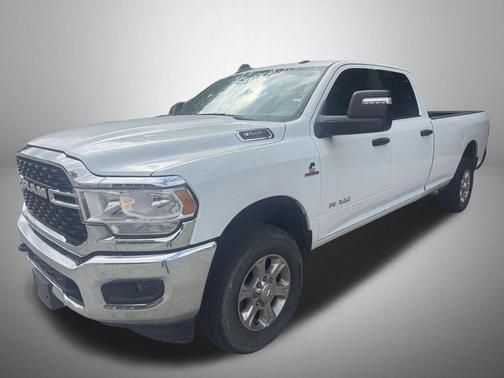 2024 RAM 3500 Big Horn Crew Cab 4x4 8' Box