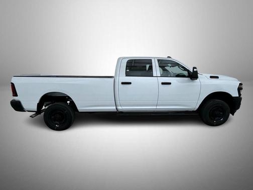 2026 RAM 2500 Tradesman Crew Cab 4x4 8' Box