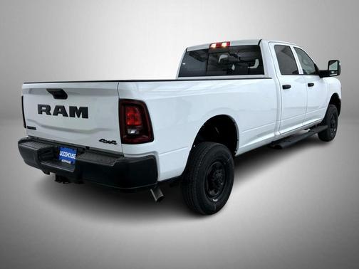 2026 RAM 2500 Tradesman Crew Cab 4x4 8' Box