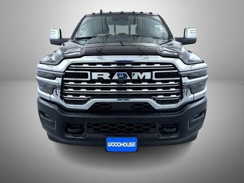 2025 RAM 3500 Limited Crew Cab 4x4 8' Box