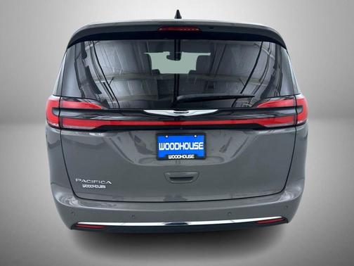 Ceramic Gray Clearcoat 2025 Chrysler Pacifica L