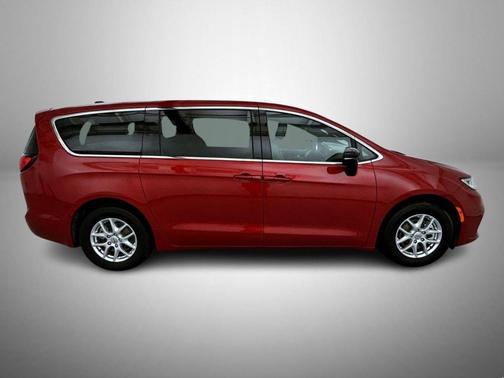 Red Hot Pearlcoat 2025 Chrysler Pacifica L