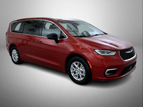 Red Hot Pearlcoat 2025 Chrysler Pacifica L