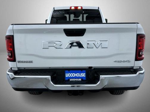2026 RAM 2500 Tradesman Crew Cab 4x4 8' Box
