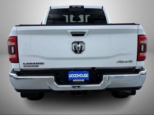 2019 RAM 2500 Laramie Crew Cab 4x4 6'4' Box