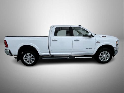 2019 RAM 2500 Laramie Crew Cab 4x4 6'4' Box