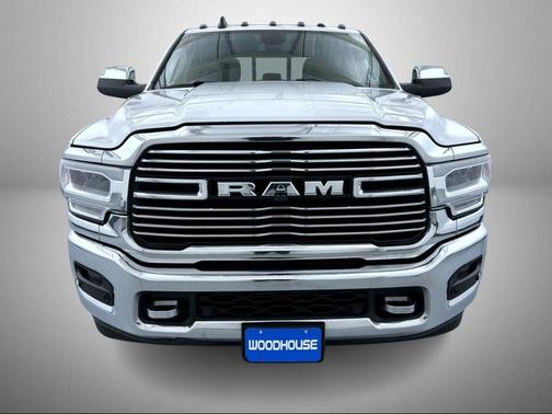 2019 RAM 2500 Laramie Crew Cab 4x4 6'4' Box