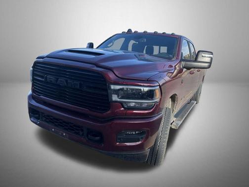 2024 RAM 3500 Laramie Crew Cab 4x4 8' Box
