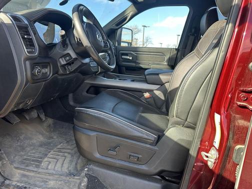 2024 RAM 3500 Laramie Crew Cab 4x4 8' Box