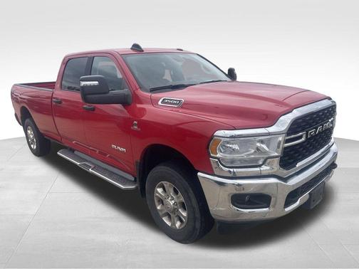2024 RAM 3500 Big Horn Crew Cab 4x4 8' Box